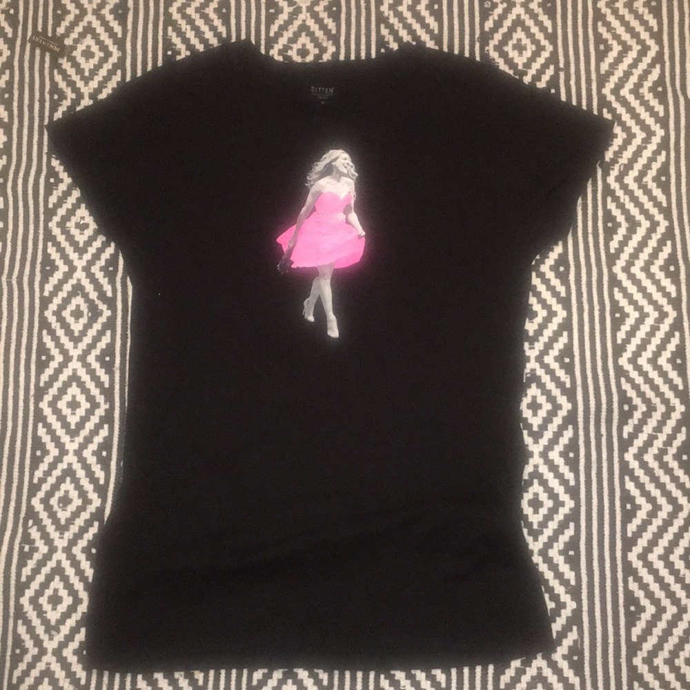 Bitten Sex and the City Carrie Tee. Size XL.
